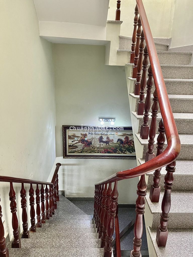 Bán nhà 3 tầng,100 m2, hẻm xe hơi sát Đ Nguyễn Tri Phương,TTHC Dĩ An