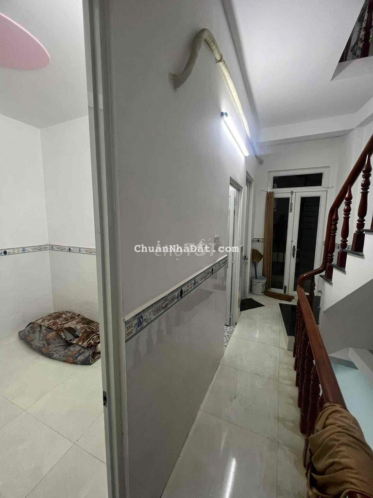 Nhà 1 trệt 2 lầu 3pn tại trường học Đông Hoà tp Dĩ An