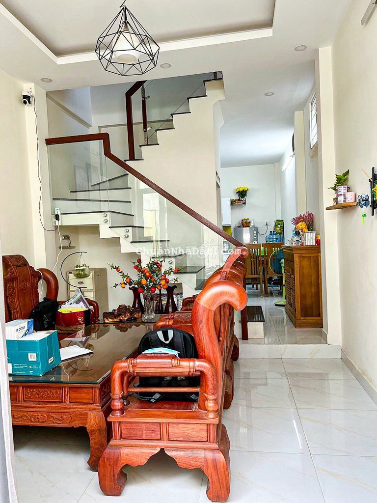 GÒ VẤP BÁN 4.5 tỷ NHÀ 3 TẤM CÒN MỚI LẮM SAU LƯNG COOPMART QUANG TRUNG