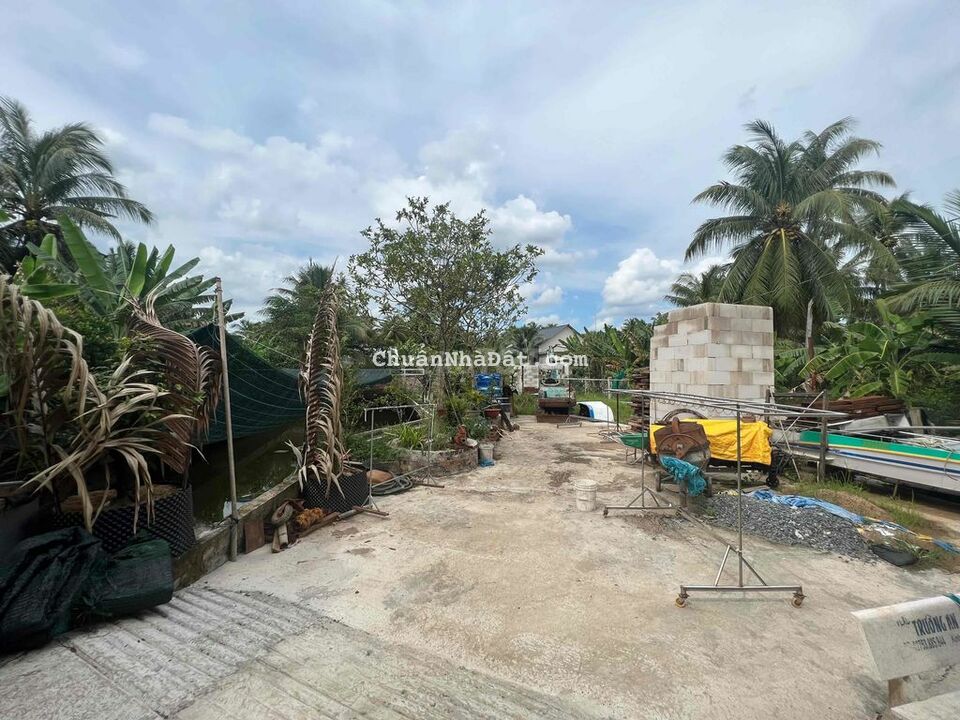 Bán nhà nghỉ 12 phòng và đất MT QL57C Sơn Phú, Giồng Trôm, Bến Tre