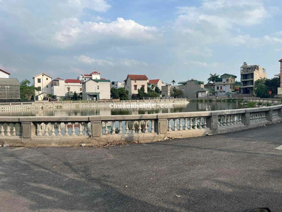 Dt78m mt4.6m cấp 4 ngõ thông ô tô tránh gần hồ