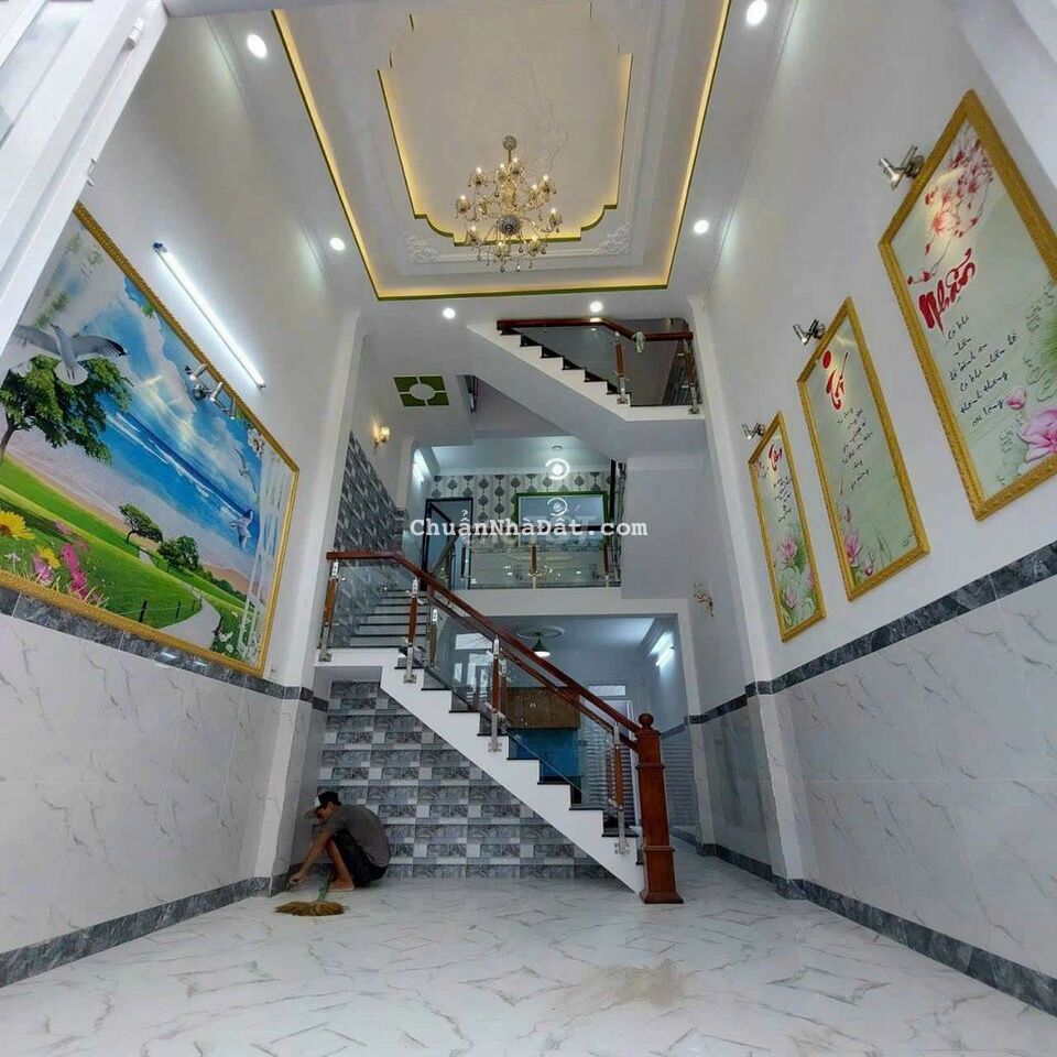 nhà mới xây lửng lầu 3pn 3wc 1 sẹt 25m trần thị bốc đường xe hơi