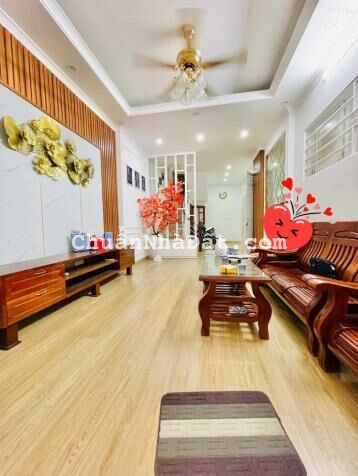 Bán nhà 5T 5PN ngõ Minh Khai, HBT- Đep- Hiếm - Lô góc - 42m2 chỉ 6.45 tỷ