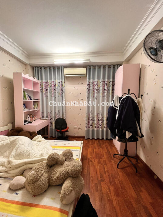 Bán nhà Nguyễn Đình Chiểu, 2 thoáng, 6 tầng, 50m2, MT 4m vài bước ra công viên, giá 9,5 tỷ