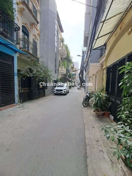Bán nhà phố Yên Lạc DT 60m2 giá 11x, tỷ ngõ rộng ô tô tránh
