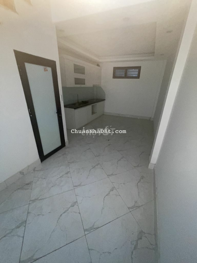 Nhà đông la 4 tầng 33m2 giá 2.05 tỷ cách kdt đô nghĩa 1km