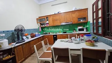 Bán nhà phố Trịnh Đình Cửu - ngõ 4 mét - thông - ô tô - kinh doanh - lô góc 3 thoáng