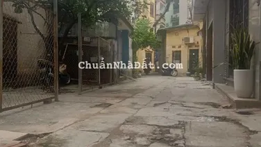 Bán nhà phố Định Công - ô tô đỗ cửa vào nhà - sân rộng thoáng - kinh doanh