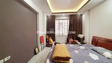 Bán nhà Thạch Bàn Cổ Linh gần Trường Tiểu học Thạch Bàn 43m 4 tầng có sân để xe giá 3,3 tỷ