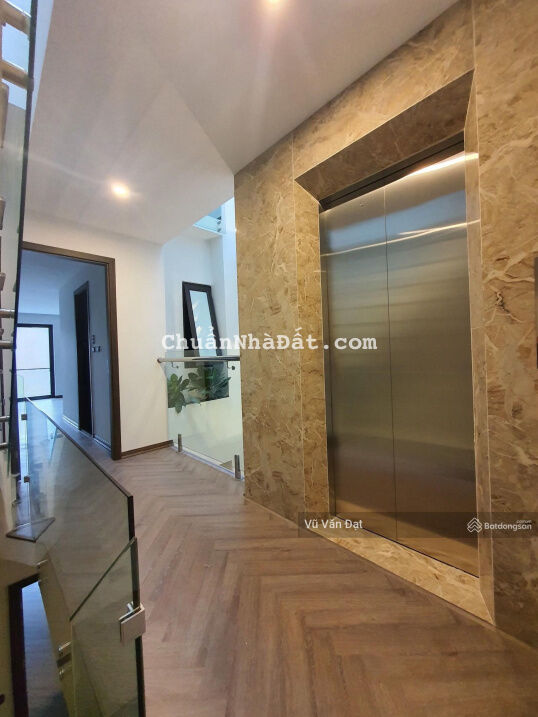 Bán nhà Bồ Đề 43m2 6 T thang máy. Lô góc. Ôtô cách 2 nhà ra mặt phố. Điểm đỗ 20 ô tô. Gần cầu 6.5tỷ