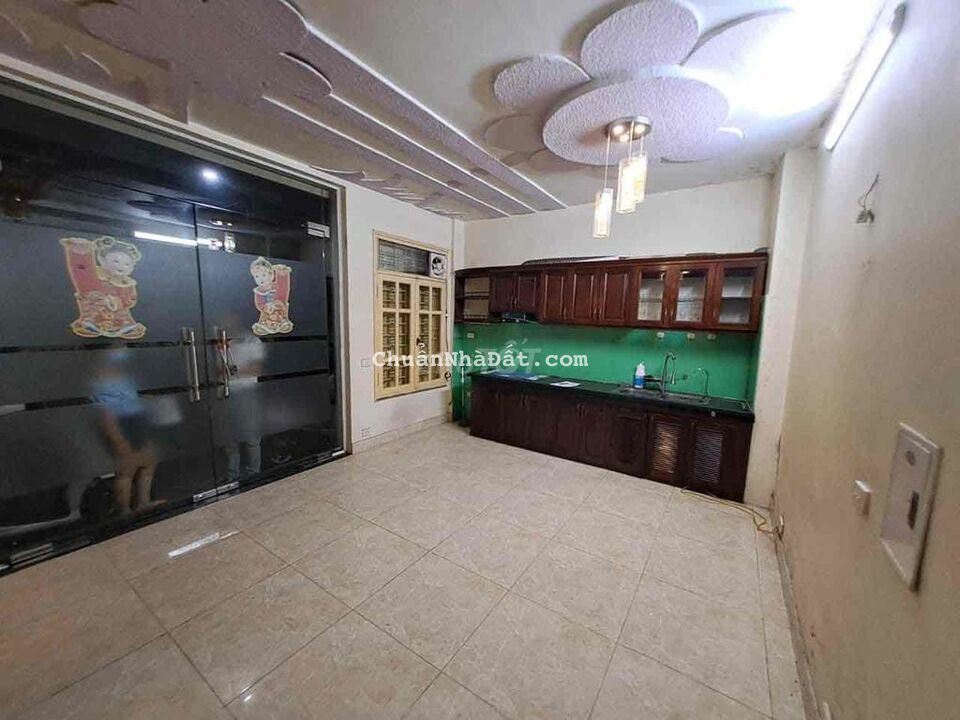 BÁN NHÀ KINH DOANH NGÕ 154 NGỌC LÂM 5 TẦNG HƠN 3TY