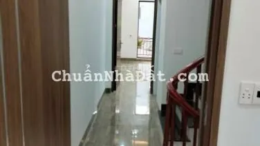 Bán nhà Long Biên ngay chợ Phúc Lợi 56m2 4 tầng xây độc lập có sân rộng ngõ đi riêng giá 3,6 tỷ
