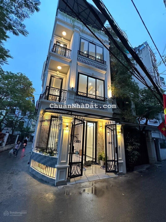 Bán nhà Cổ Linh, Long Biên 60m2 5T 6,6 tỷ. Nhà đẹp long lanh, thiết kế đẳng cấp, bảo hành nhà 2 năm