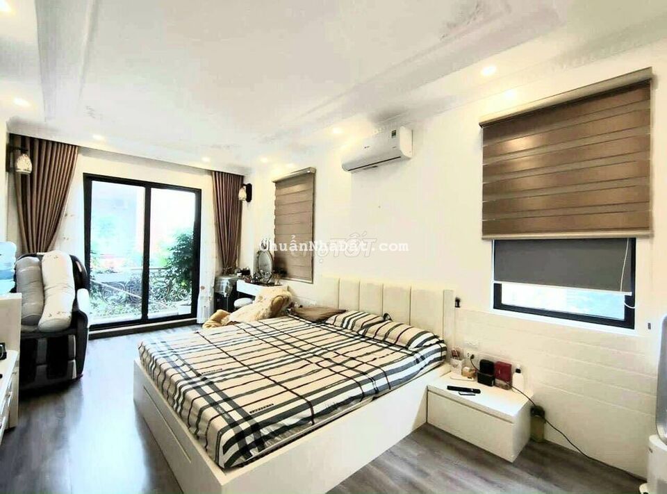 BÁN NHÀ, KHU QUÂN ĐỘI PHÂN LÔ, 6T, THANG MÁY FULL NỘI THẤT. NHỈNH 9TỶ