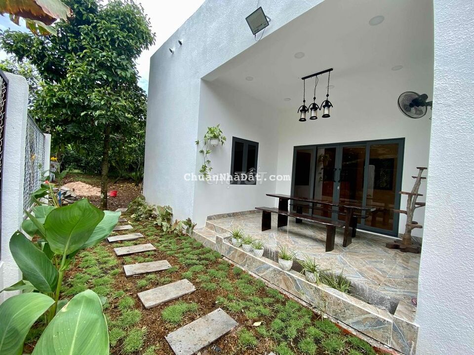 Nhà nghỉ dưỡng ngay Trung Tâm Long Khánh giá tốt có vườn trái cây