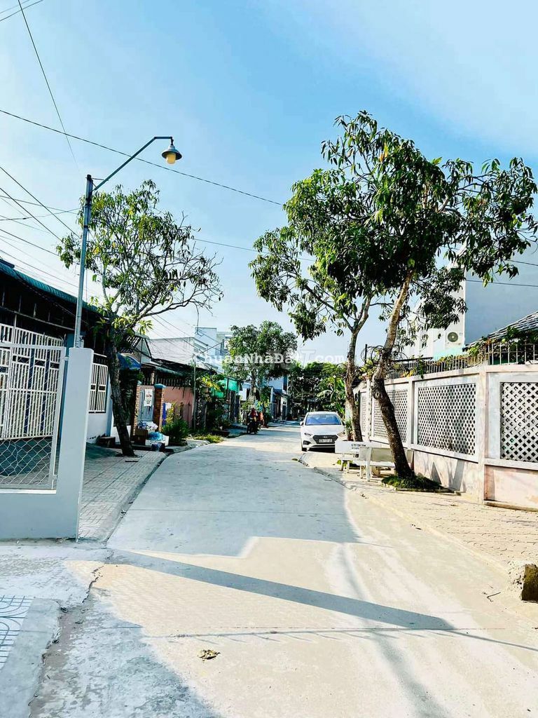 Nhà đẹp mới xây, lô góc 2 mặt tiền, xe tải quay đầu, Trung an, 3.1tỷ