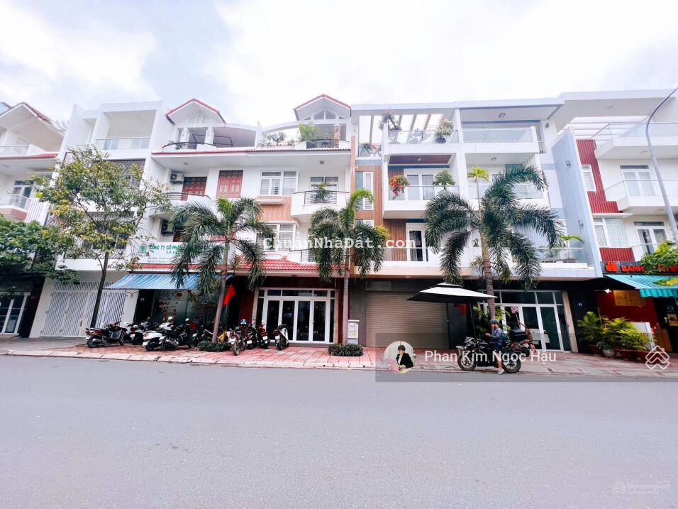 Bán nhà đẹp mặt đường A1 KĐT Vĩnh Điềm Trung, cạnh Chung cư CT9, giá chỉ 9.5 tỷ. LH 0977681668