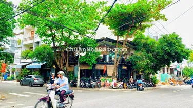 Nhà góc 2 mặt tiền siêu đẹp trung tâm phố