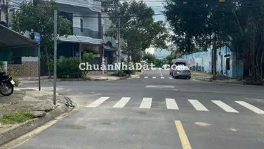 Bán nhà cấp 4 đường Ngô Lan Chi, Vĩnh Hoà, Nha Trang. DT: 99,7m2. Ngang 5,25m. Giá: 4,7tỷ. Sổ hồng