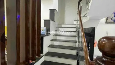 Bán nhà 2 mê, dtich 6x22, hẻm ô tô Trần Quang Diệu thông, giá chỉ 2,75