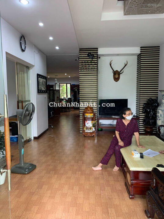 Biệt thự Xuân Thủy Phường Thảo Điền Quận 2, 8.5 dài 26m, bán hầm 3 lầu khu compound, giá 48 tỷ TL