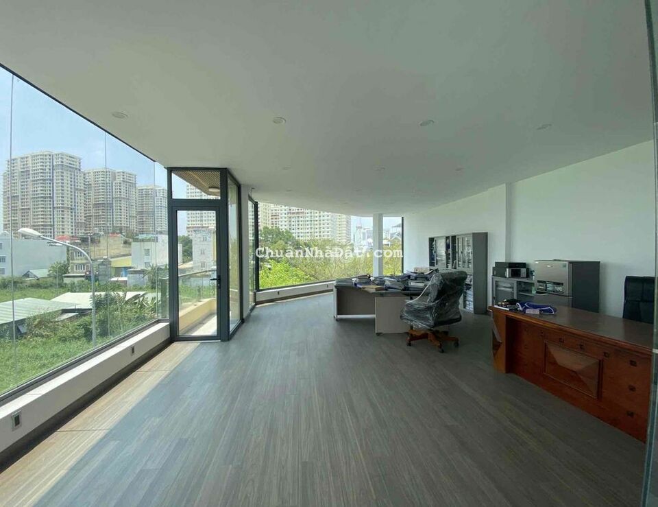 Nhà View triệu đô Khu Phạm Hửu Lầu 9x17 hướng đông nam