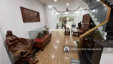 Cần bán gấp nhà mt kinh doanh khu vip Nam Hoà gần Đỗ Xuân Hợp - sổ hồng riêng. Liên hệ 0979 861 622