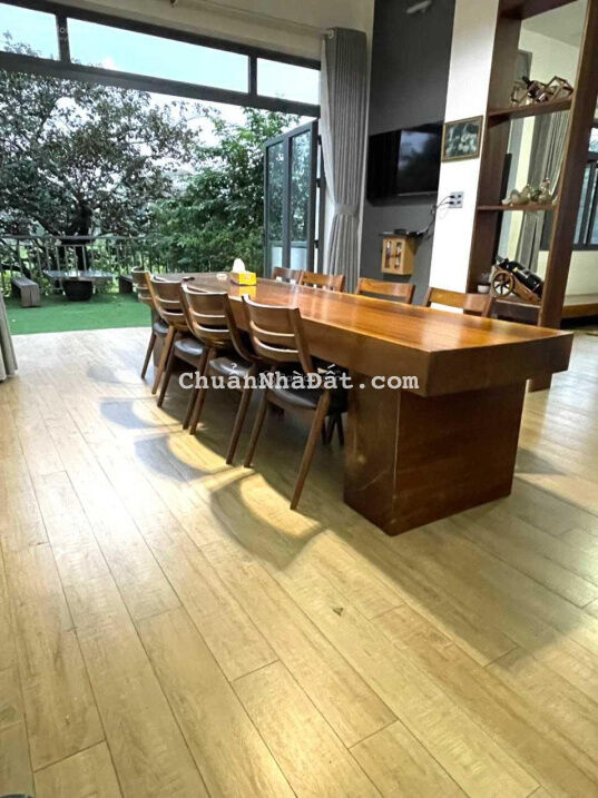 Bán nhà biệt thự căn góc đường Liên Phường gần chợ Phước Long B Q. 9 (215m2) 22 tỷ LH. 0909 972 783