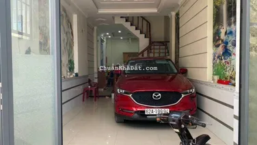 Chính chủ bán căn nhà 1 trệt 2 lầu sân thượng 4PN 5WC xe hơi đậu trong nhà, hẻm ô tô, giá 4.69 tỷ