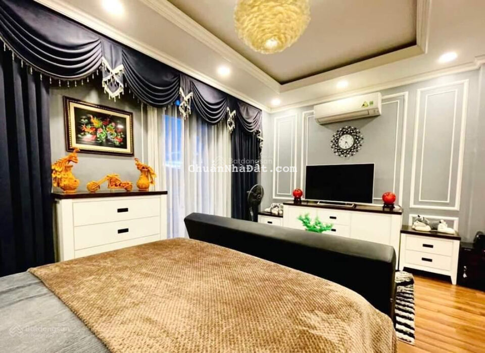 Bán nhà HXH Đất Thánh, P6, Tân Bình, 4 tầng, 107m2, ngang 5,8m, 6PN. Giá 14, x tỷ TL tốt