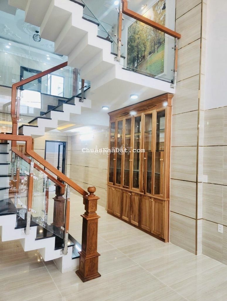 Nhà Mới Đẹp - 1 Sẹc 75 Lý Thánh Tông ( 4x15m, 4.5 Tầng, tối đa 6PN )