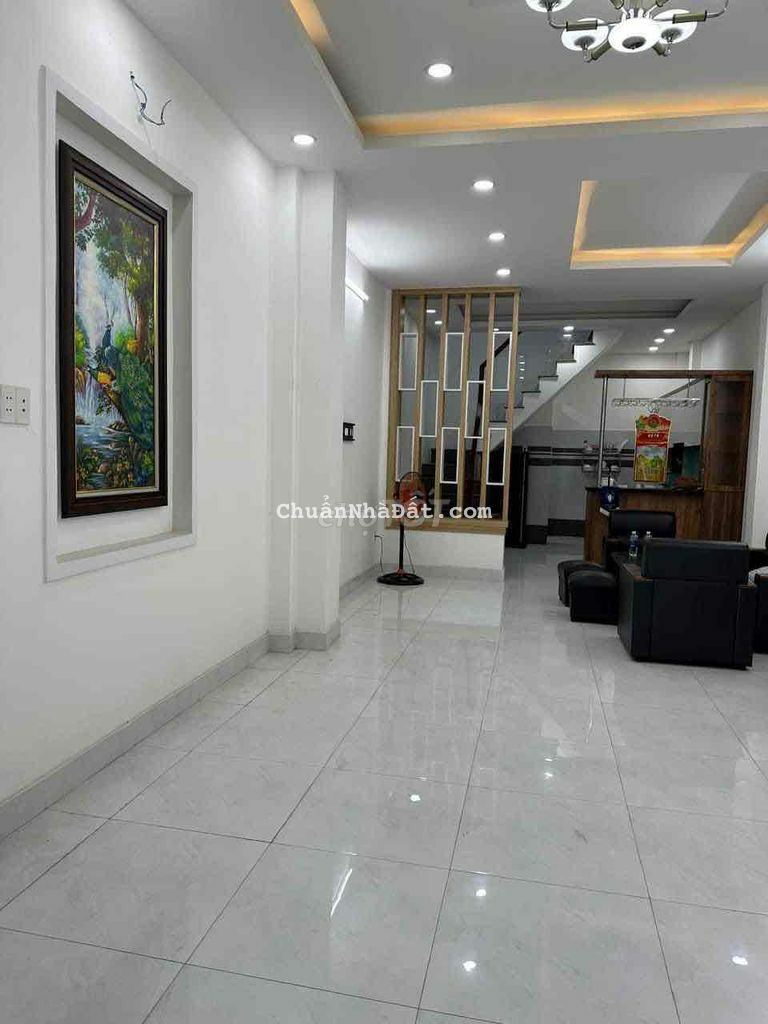 Nhà 2 tầng TKTQ, Tân Phú, 62m2, hẻm 8m, ngay Aeon, chỉ 7.x tỷ