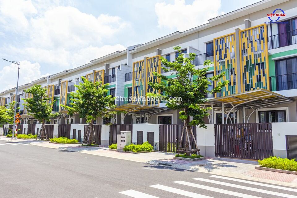 Bán Căn Nhà 3 Tầng Cách Trung Tâm Hành Chính Bình Dương 5KM