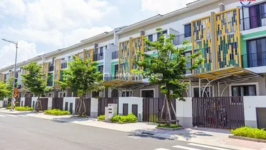 Bán Căn Nhà 3 Tầng Cách Trung Tâm Hành Chính Bình Dương 5KM