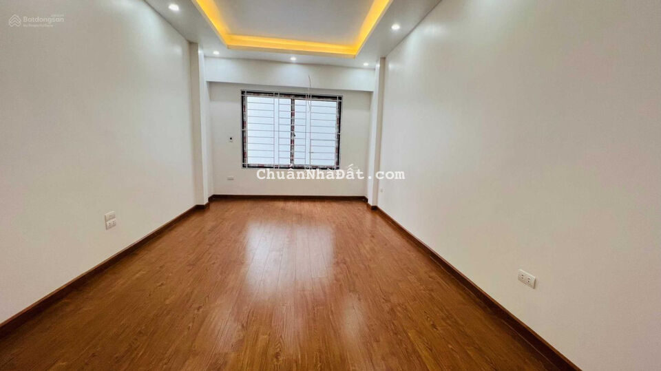 Bán nhà 35 m2 x 5T lô góc mới koong An Dương Vương, Phú Thượng, Tây Hồ ngõ thoáng - sân rông 3,7 tỷ