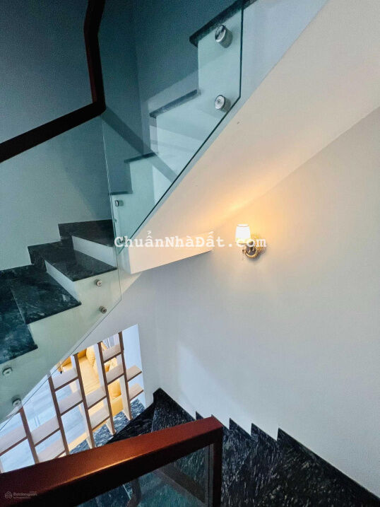 Nhà đẹp 2 lầu TK hiện đại xây kiên cố - xe hơi vào nhà ở hay văn phòng đều đẹp bán nhà Đường 12