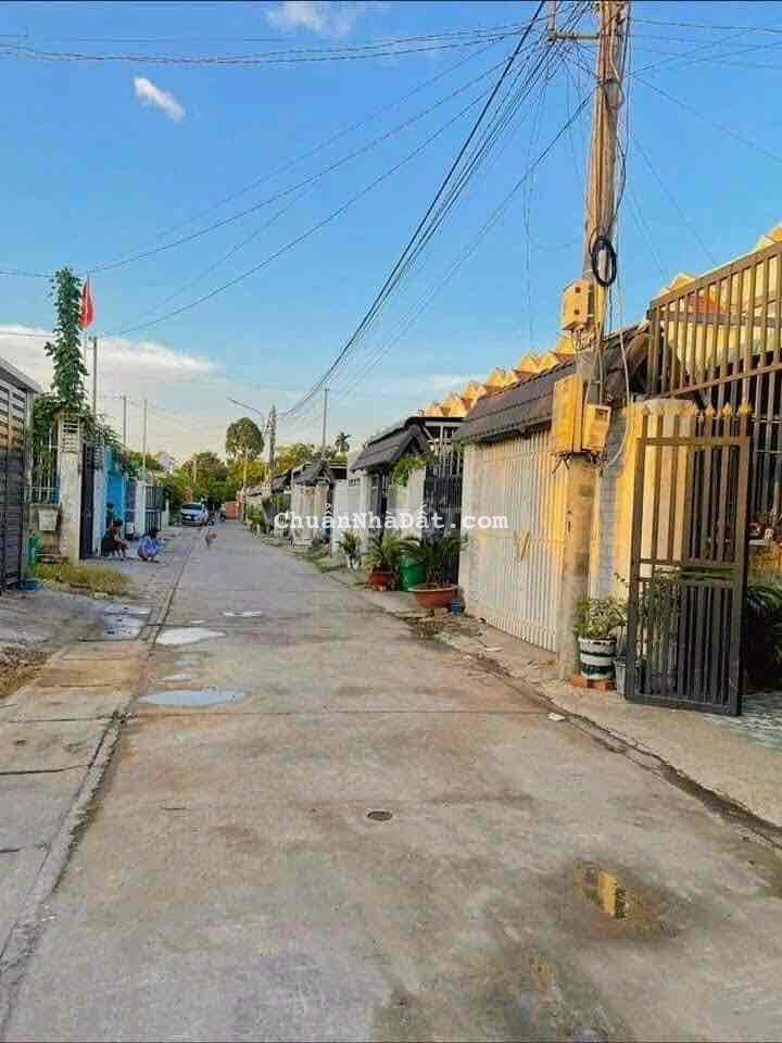 Nhà mặt phố Thủ dầu một giá rẻ