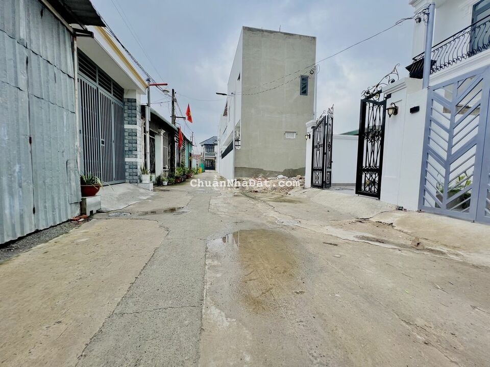 Bán nhà phường Phú Mỹ TDM,thiết kế hiện đại,tặng nội thất, giá cực re