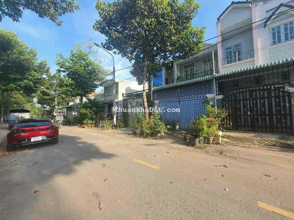 NHÀ LẦU KIÊN CỐ CHÁNH NGHĨA SAU UỶ BAN PHƯỜNG