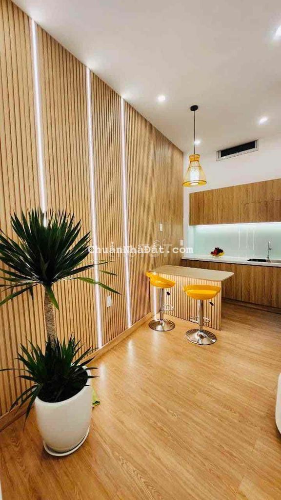 Nhà 2 tầng siêu đẹp ngay trung tâm- Gần Nguyễn Văn Linh