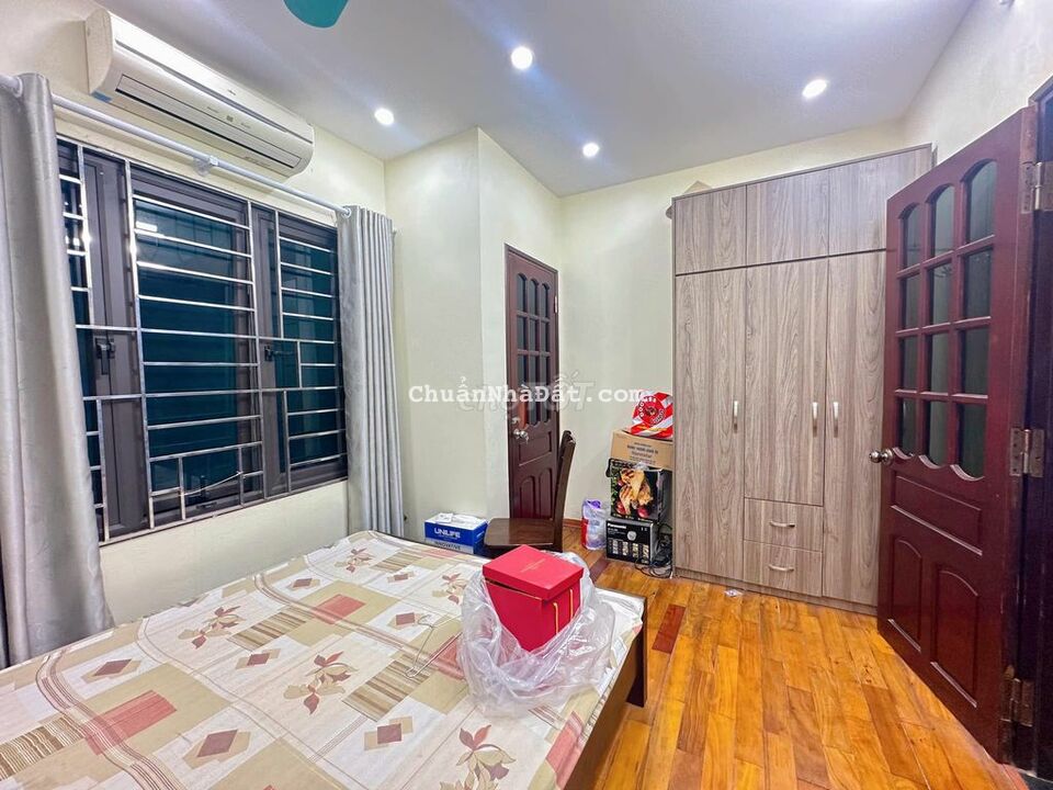 Giá bắt đáy! Phố Nguyễn Trãi, lô góc, ngõ rộng, ở ngay, 30m2*4T