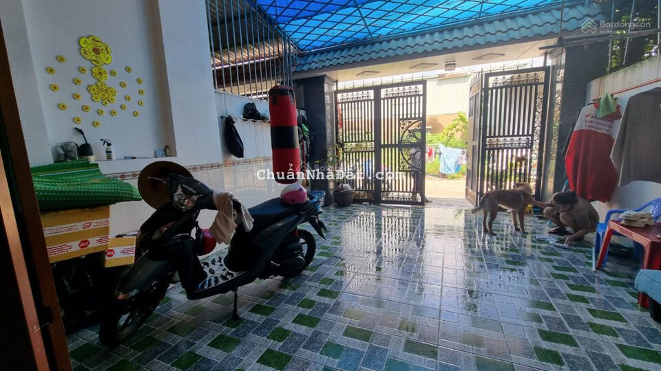 Bán rẻ căn nhà trệt lầu An Phú, Thuận An đường thông oto