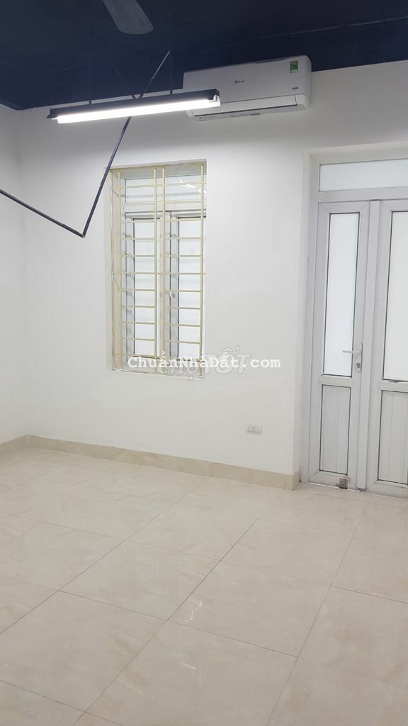 Nhà Nguyễn Văn Lộc, ngay ủy ban Phường 70m 5 tầng chỉ nhỉnh 15 tỷ