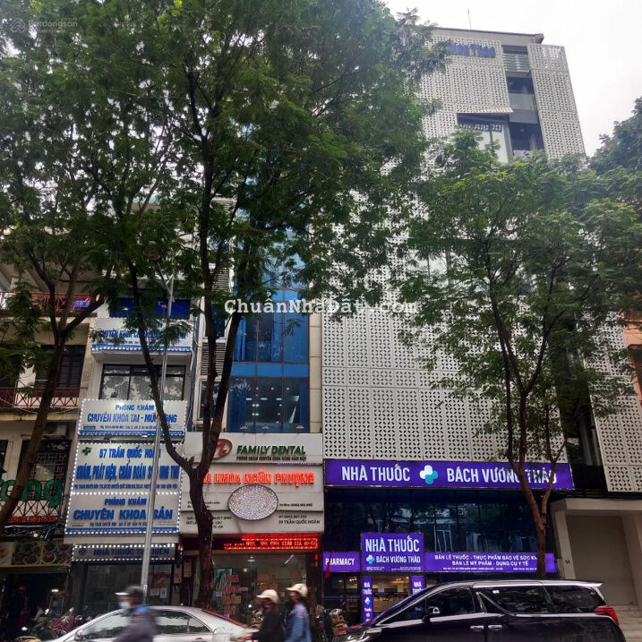 Chính chủ cần bán gấp nhà mặt phố Trần Quốc Hoàn 100m2 mặt tiền 7.5m vỉa hè rộng giá 39 tỷ