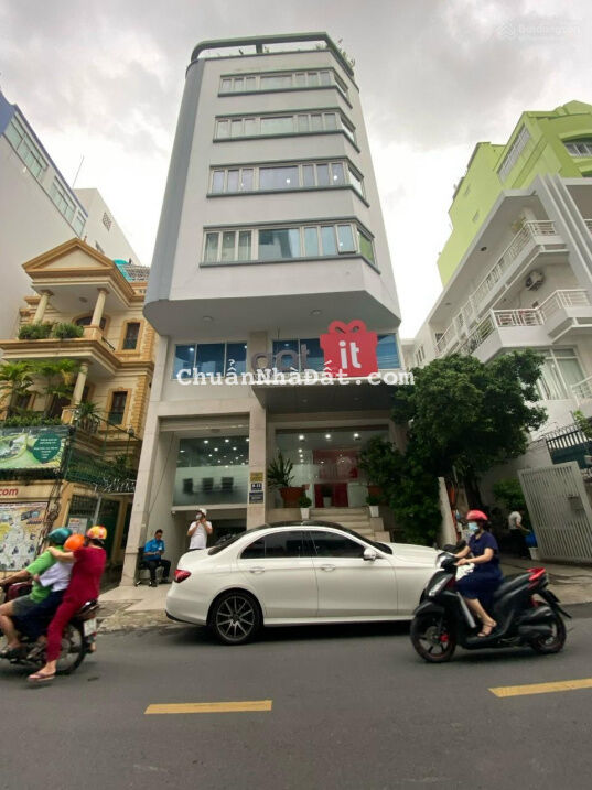 Xuất cảnh bán nhà MTKD đường Nguyễn Biểu - Quận 5 / nhà 5 lầu / HD thuê 120 triệu / giá chỉ 40 tỷ