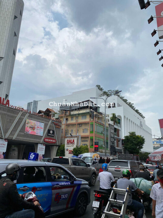 Nhà 2 mặt tiền đường Hoàng Văn Thụ, đối diện CGV, Adora - DT: 4x28m nhà 2 tầng sẵn HĐ thuê 40tr/th