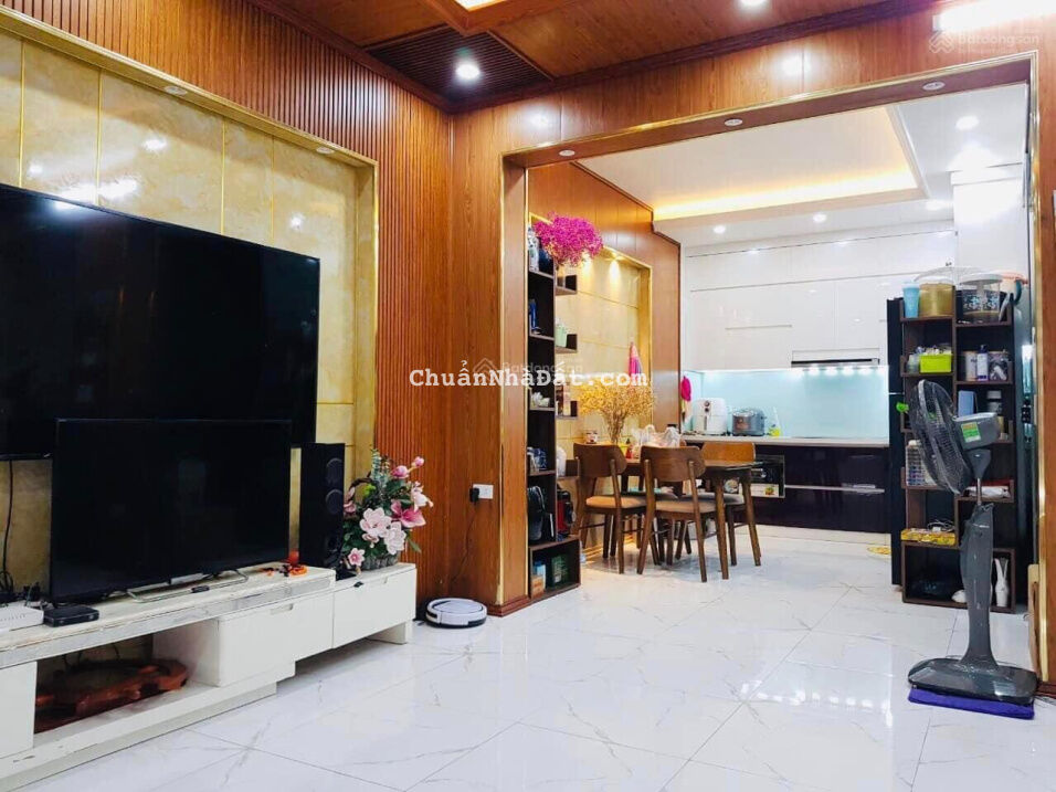 Bán nhà phố Nguyễn Công Hoan, ngõ kinh doanh, ô tô tránh, vỉa hè 3m, 45m2, 6 tầng, MT 5m, 13 tỷ