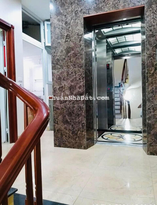 Bán nhà lô góc Linh Lang, Đào Tấn thang máy ô tô vào nhà mặt tiền 5.1 m giá 8.3 tỷ