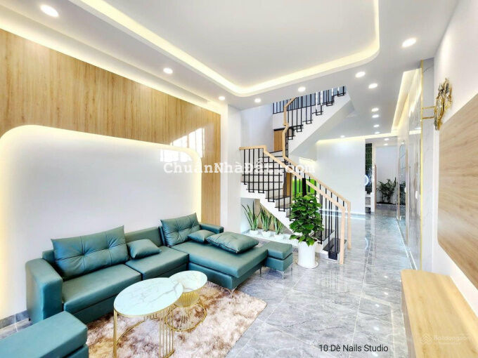 Nhà phố 2 lầu, mt kinh doanh, gần BigC Tân Hiệp, giá 4.69 tỷ sổ hồng thổ cư cách Đồng Khởi 50m