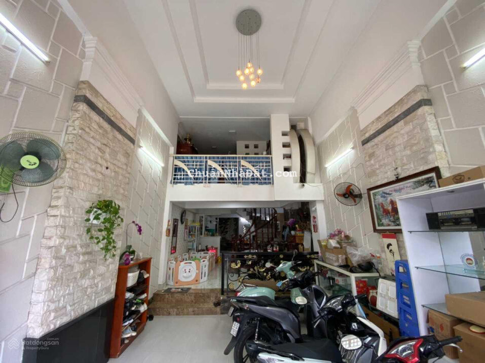 Chính chủ lâu đời bán lại căn nhà tâm huyết 5 tấm cách MT Lê Quang Định 50m, xe hơi đậu trong nhà